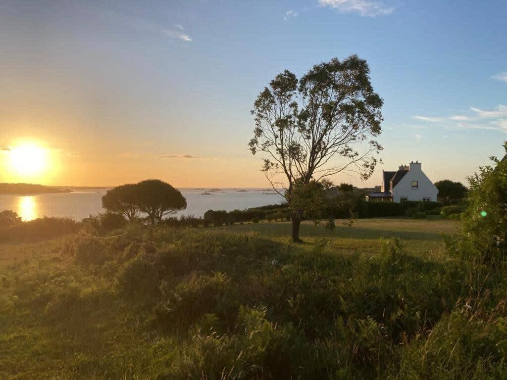 Kermartin - Maison De Famille Avec Vue Sur La Baie De Morlaix Plouézocʼh エクステリア 写真