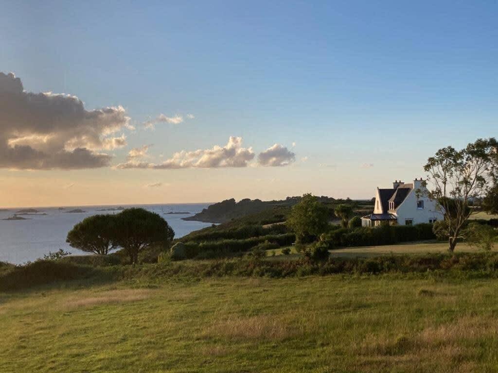 Kermartin - Maison De Famille Avec Vue Sur La Baie De Morlaix Plouézocʼh エクステリア 写真