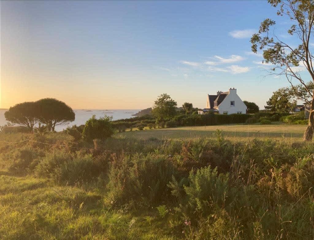 Kermartin - Maison De Famille Avec Vue Sur La Baie De Morlaix Plouézocʼh エクステリア 写真